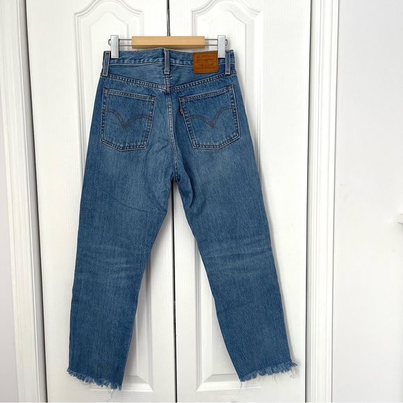 LEVI’S Wedgie Straight Raw Hem Medium Wash High Waisted Jeans - Picture 5 of 14